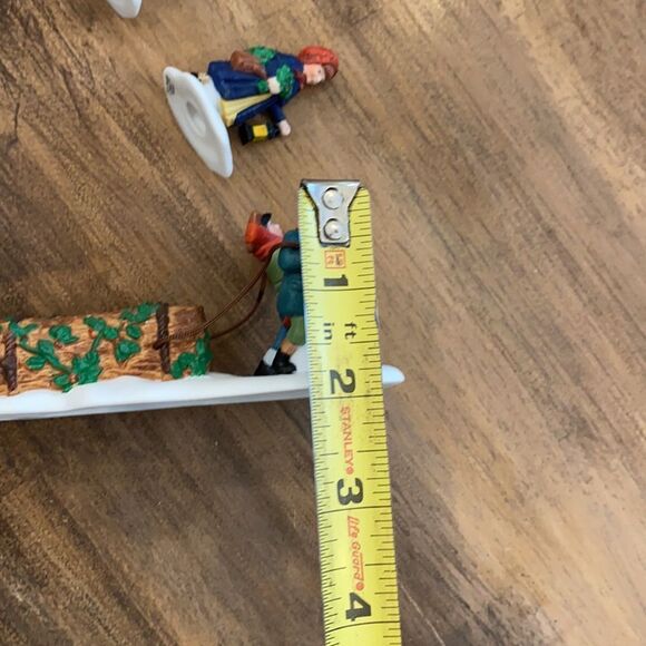 Dept 56 Bringing Home The Yule Log Figurine Set Christmas Village #5558-1 - Picture 6 of 8